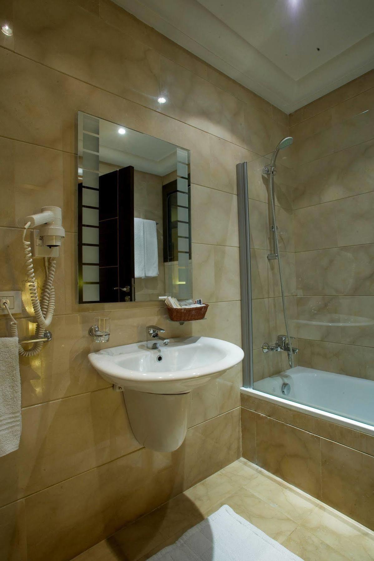 Apartamento Lahoya Garden Beirut Exterior foto